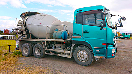 生コンクリートミキサー